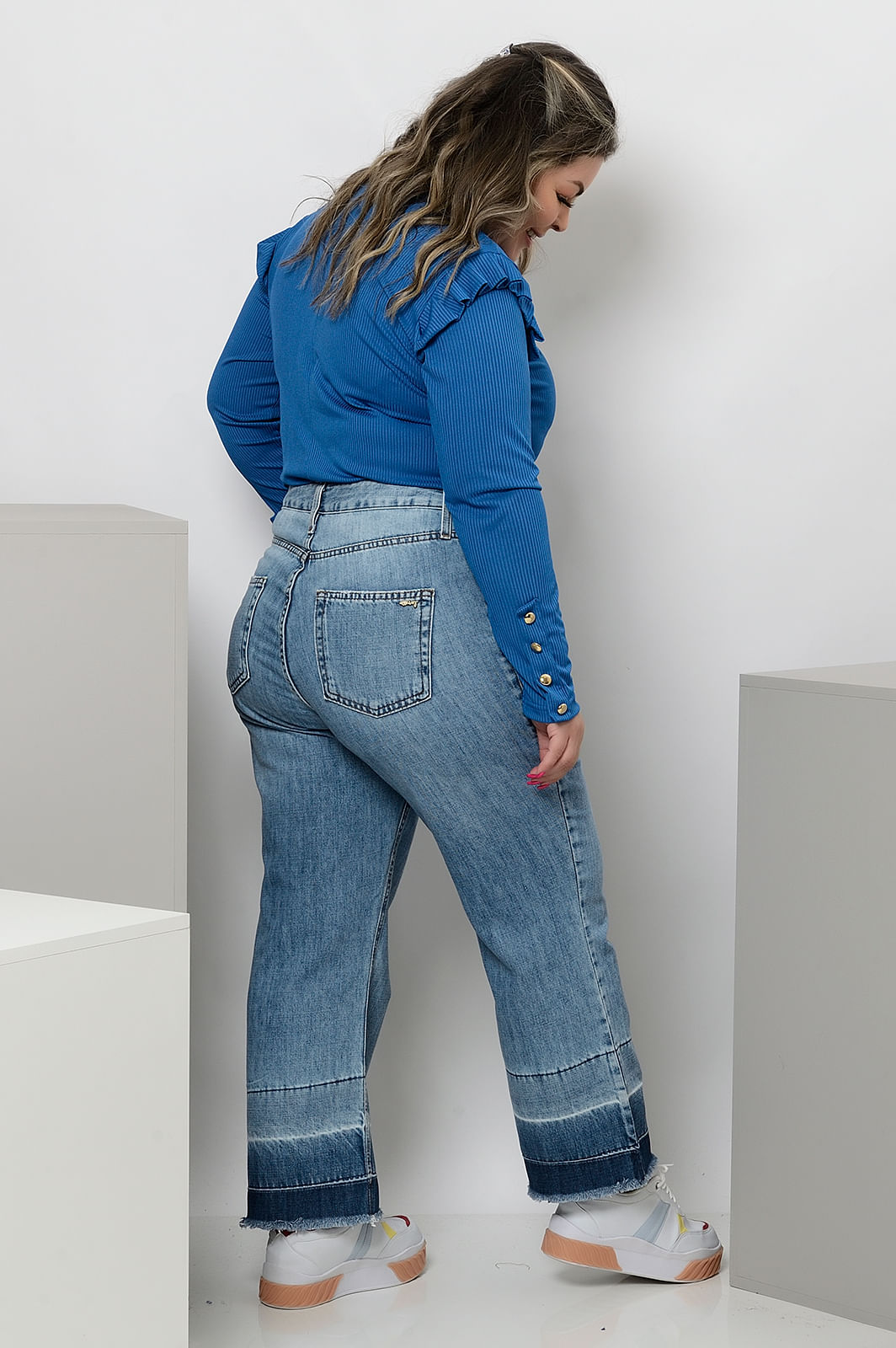 Calça Marsala Wide Leg Jeans em Algodão Plus Size - daluzplussize