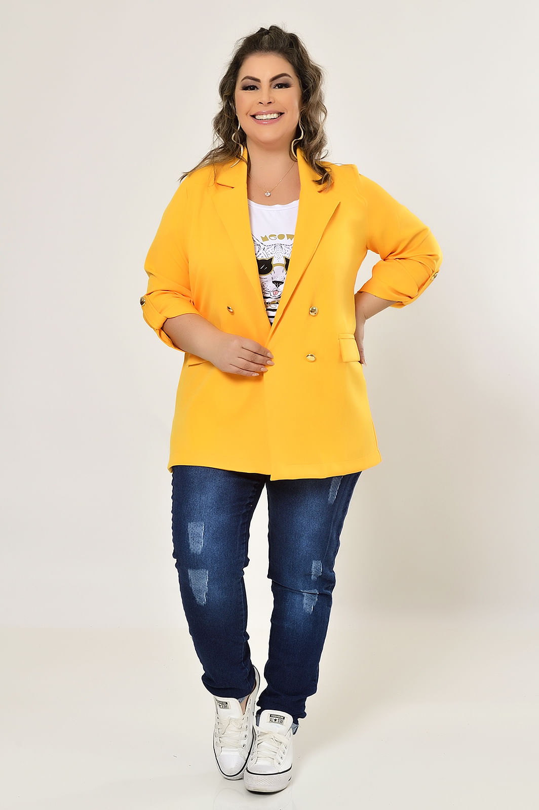 BLAZER AMARELO EM ALFAIATARIA DETALHE COM BOTÕES DOURADOS PLUS SIZE 58