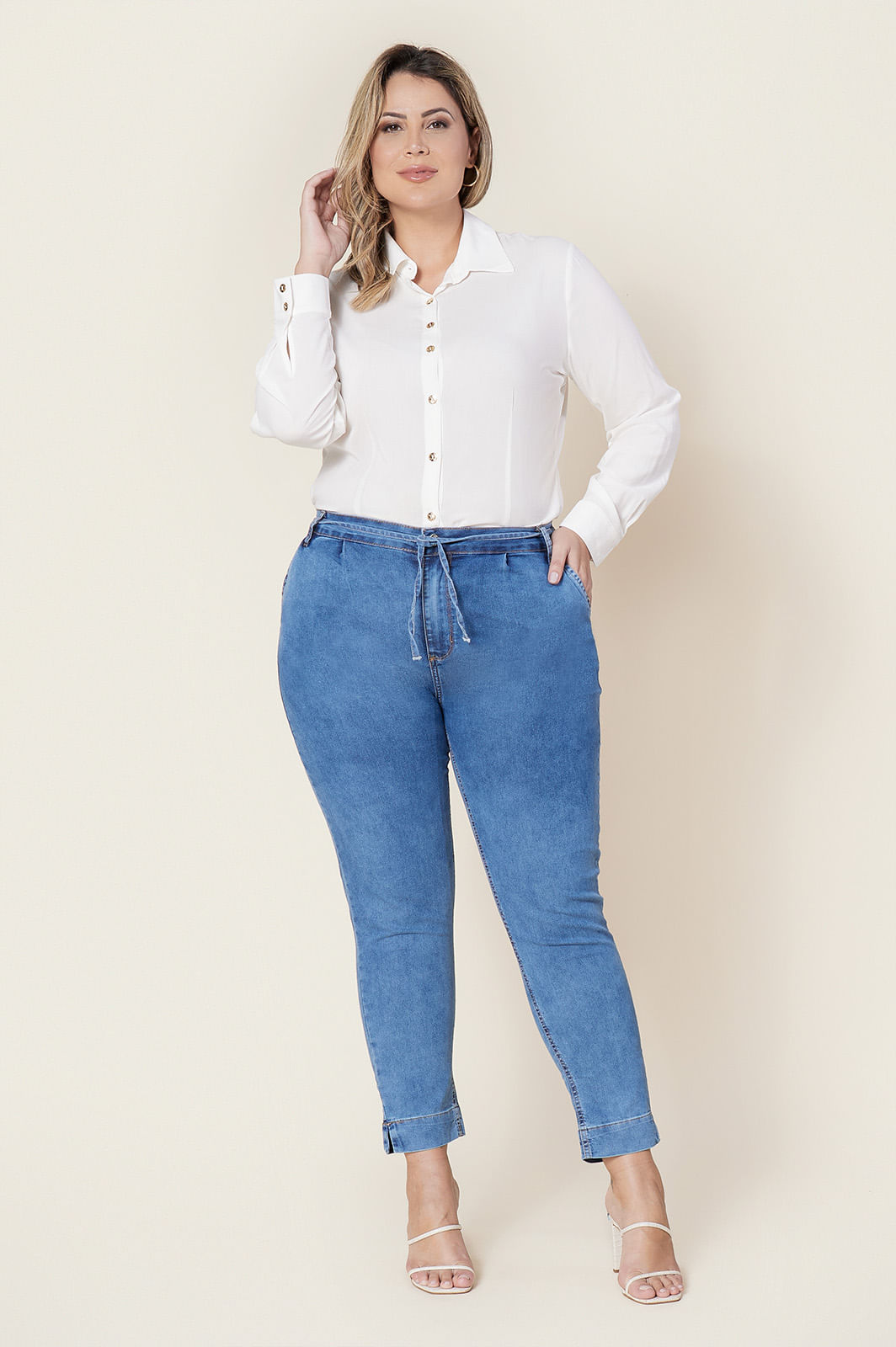 Short jeans com elastano plus size - Camilly Plus Size